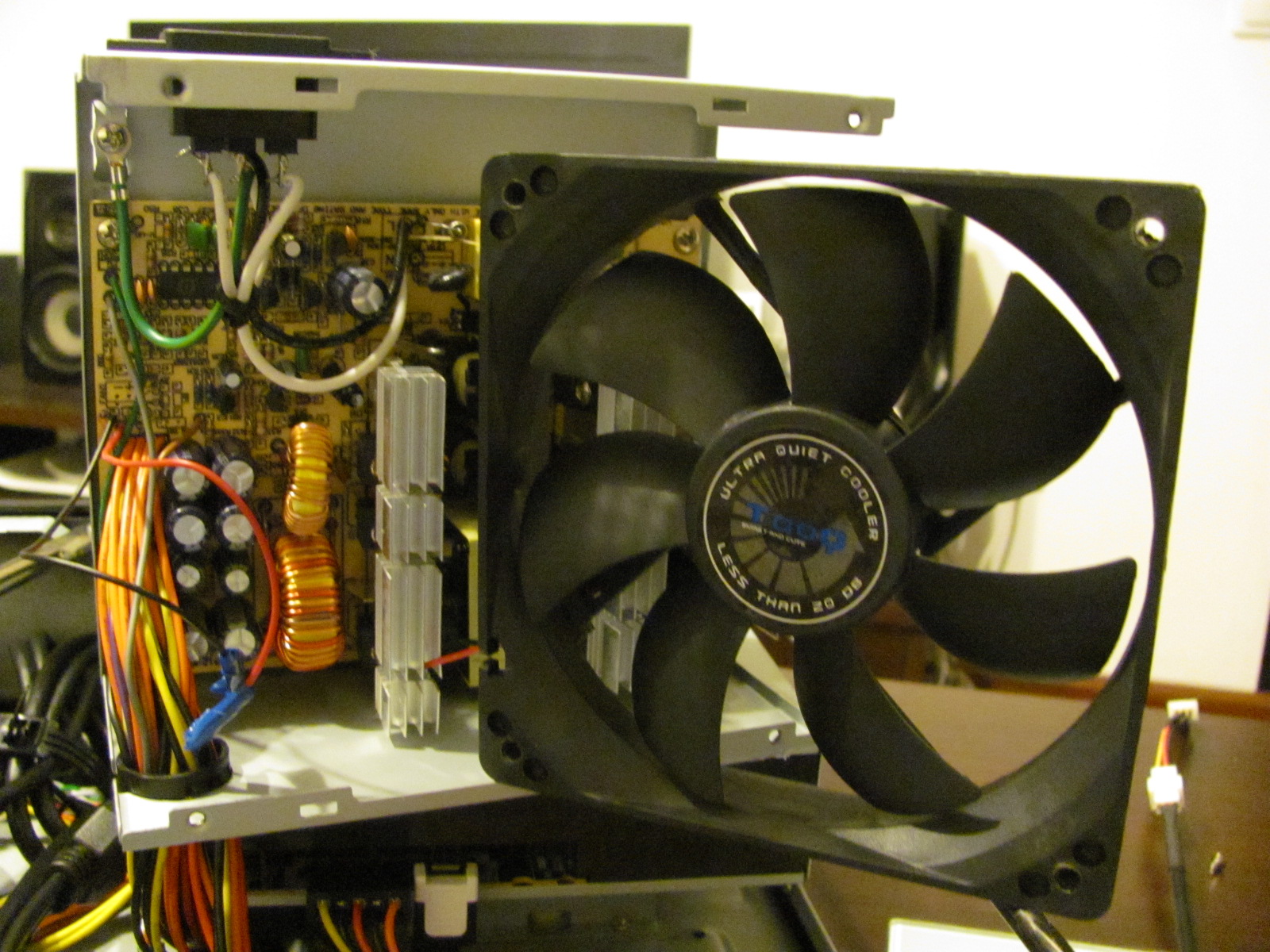 Ventilador_y_fuente_antigua